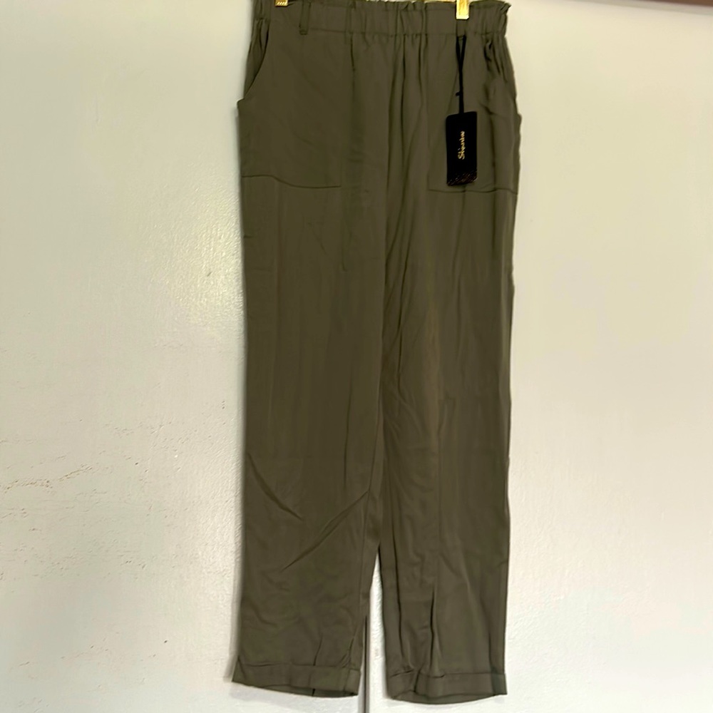 Shine star Woman green pant nwt size m